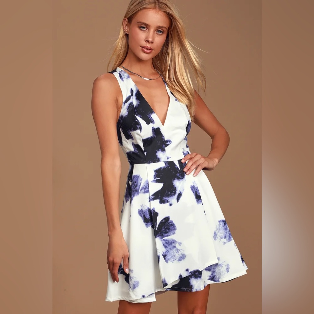 Lulu’s Seeing Chic Blue and Ivory Print Skater Dress